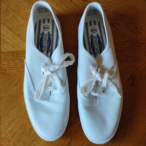 Classic White Canvas Size 9.5 Tennis Shoe Preppy Retro Separate Issue